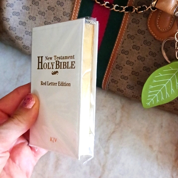 BIBLE mini Little Purse KJV WHITE w GOLD Leaf - Picture 5 of 5
